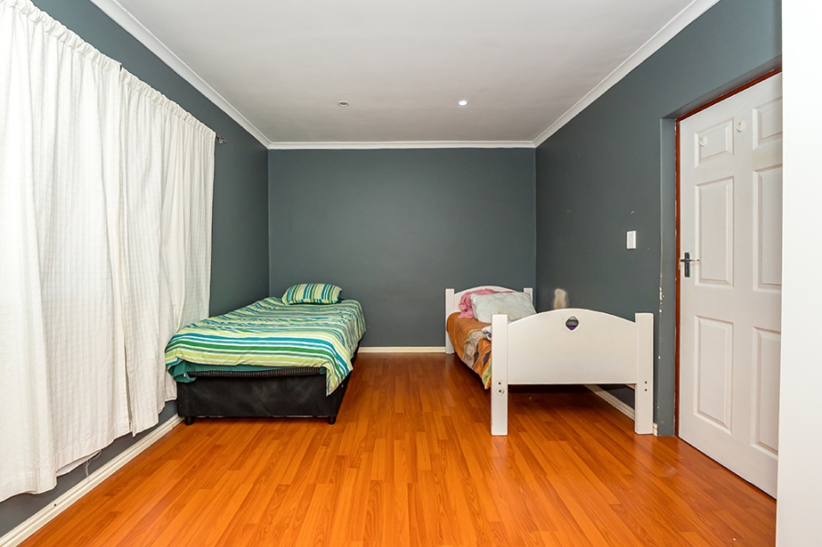 4 Bedroom Property for Sale in Grassy Park Western Cape